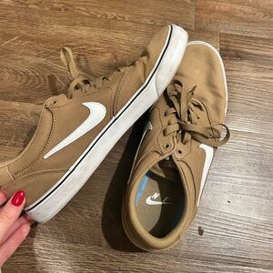 Nike Chron SB brown shoes (men’s)